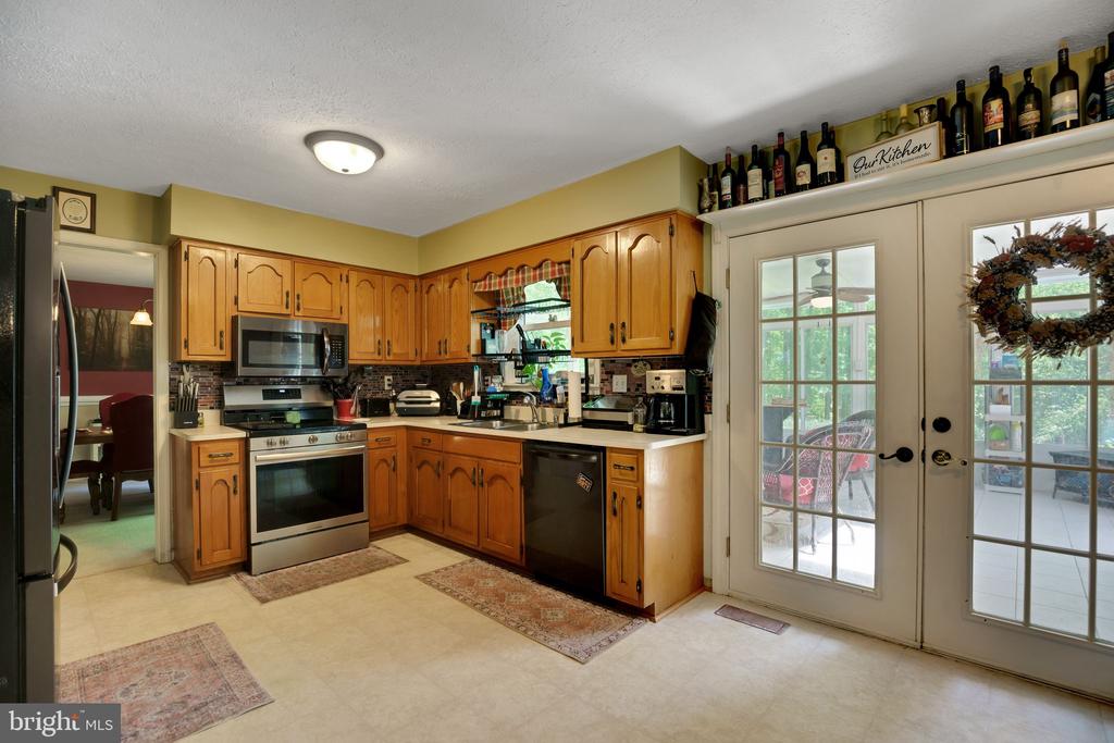 5476 HUCKLEBERRY DRIVE