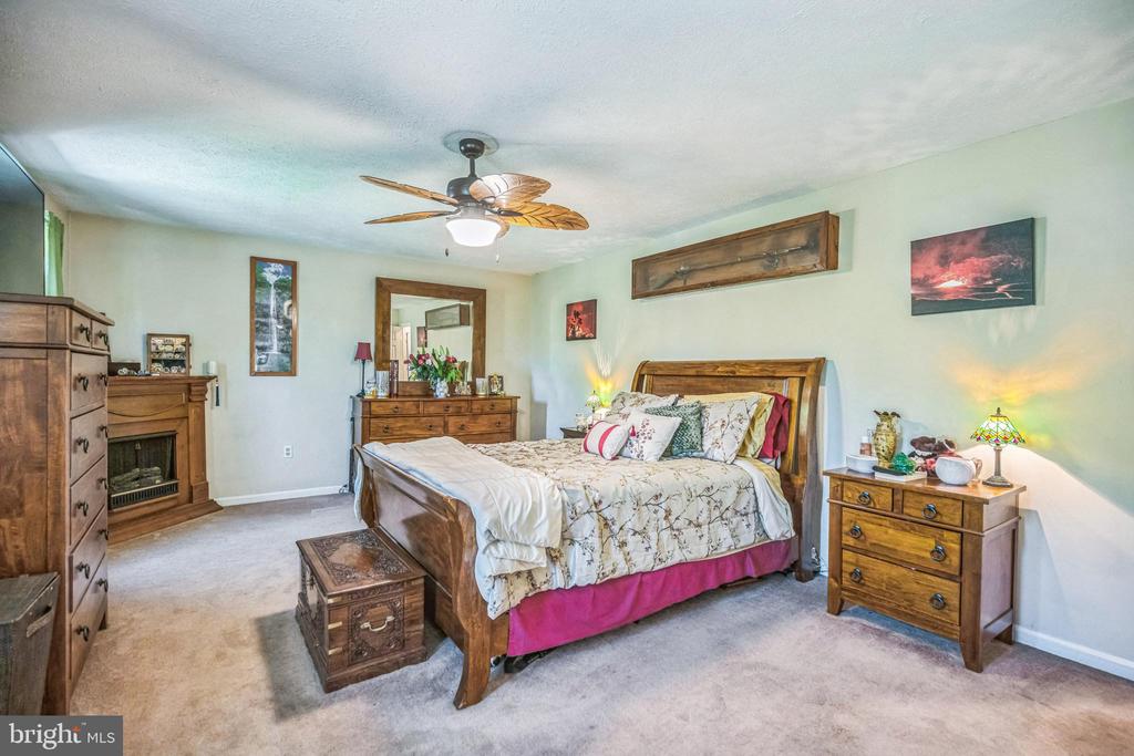 5476 HUCKLEBERRY DRIVE