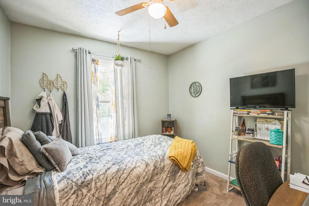 5476 HUCKLEBERRY DRIVE