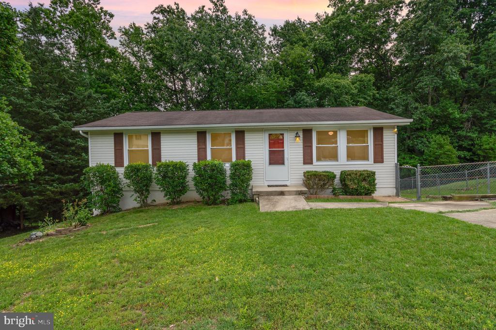 2407 OAKWOOD COURT