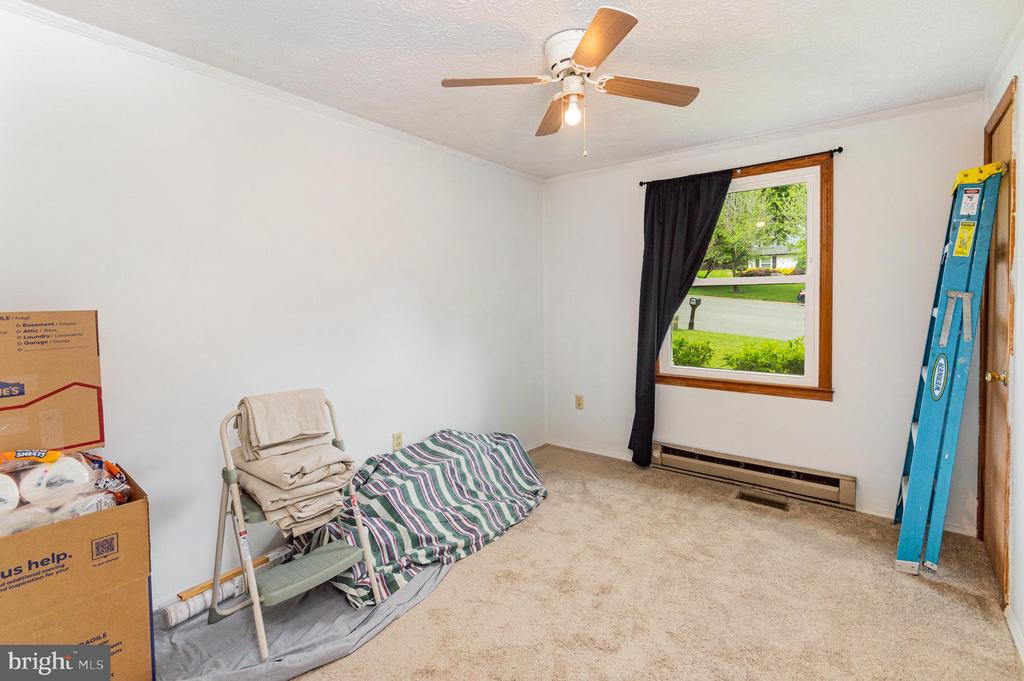 2407 OAKWOOD COURT