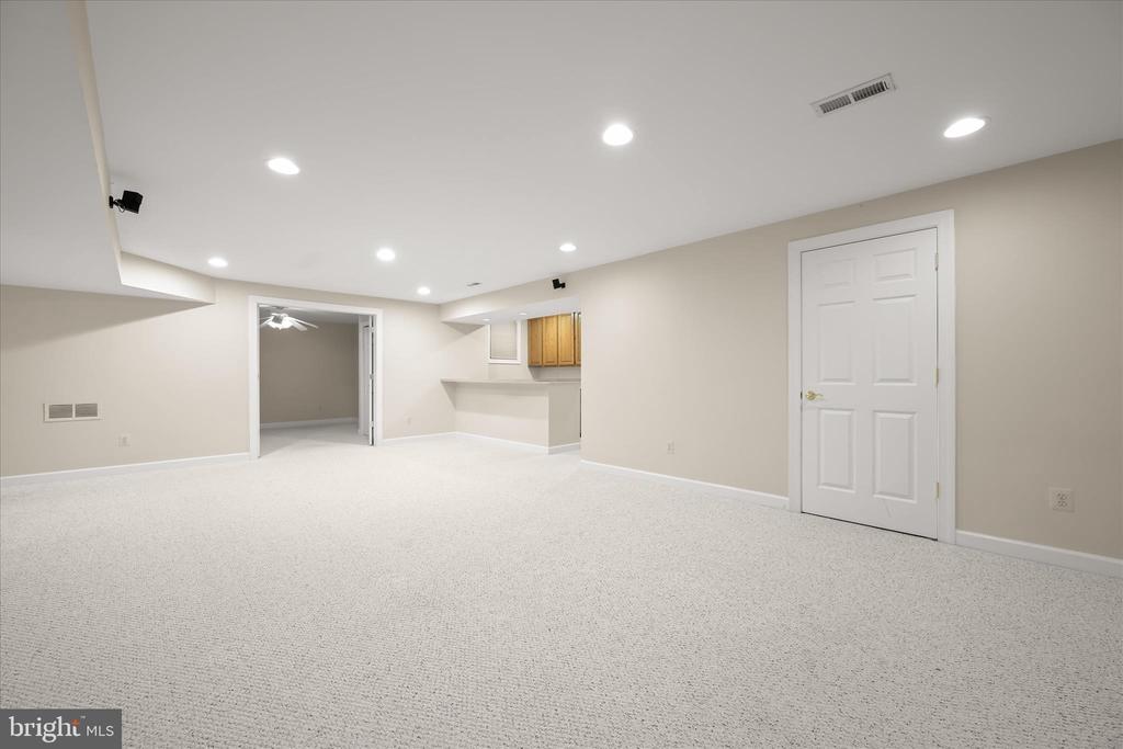 8649 GOLDENSTRAW LANE