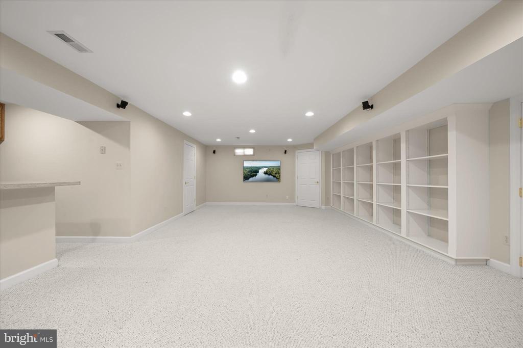 8649 GOLDENSTRAW LANE