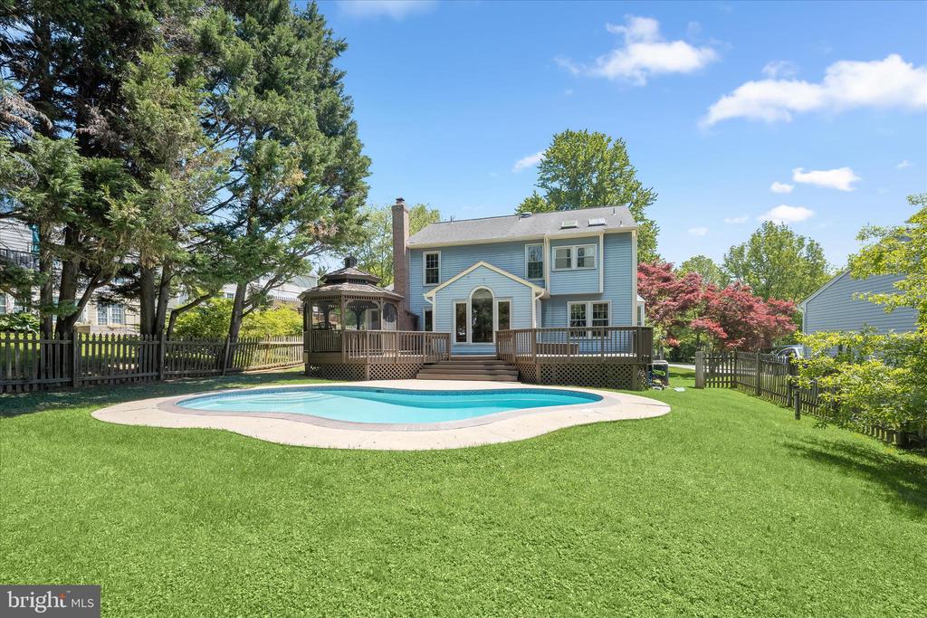 8649 GOLDENSTRAW LANE