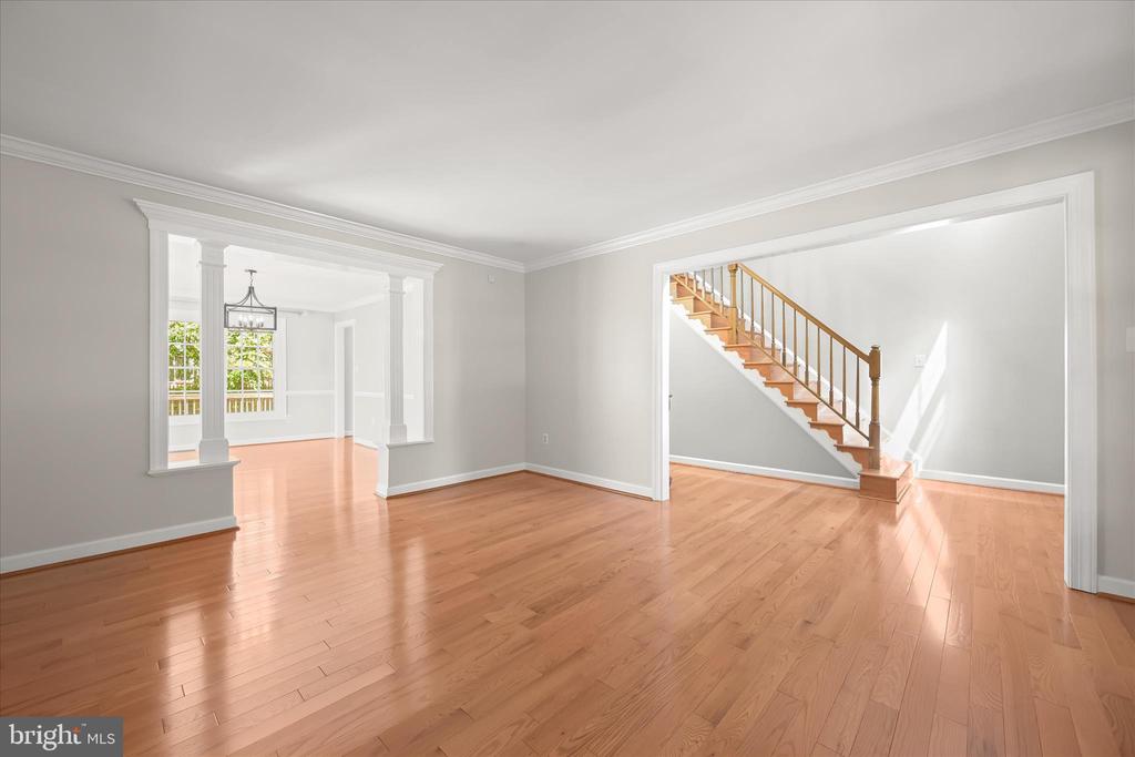 8649 GOLDENSTRAW LANE