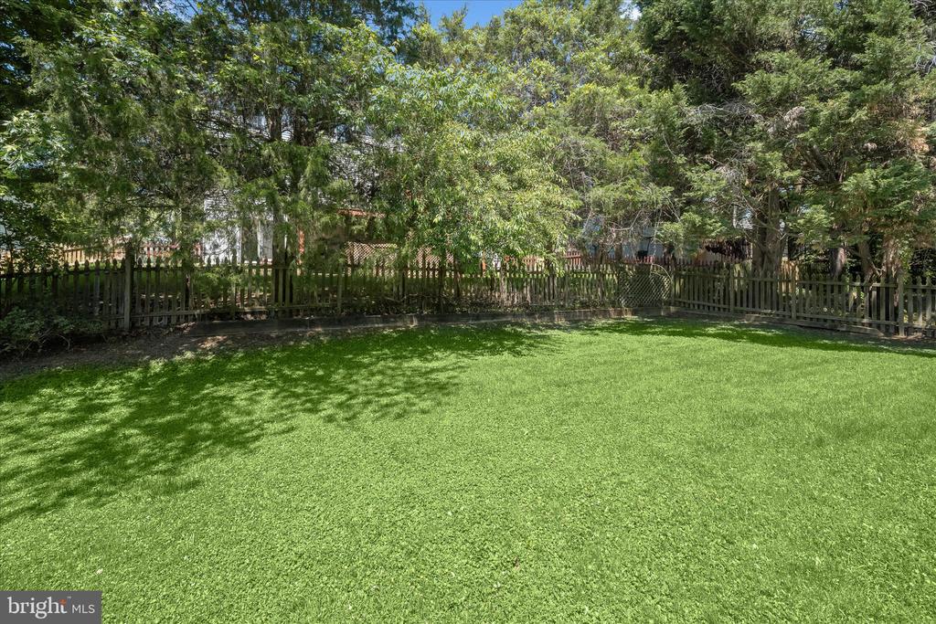 8649 GOLDENSTRAW LANE