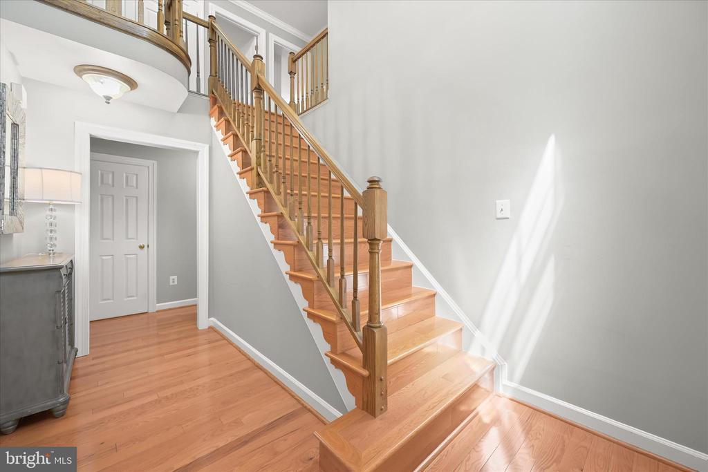 8649 GOLDENSTRAW LANE