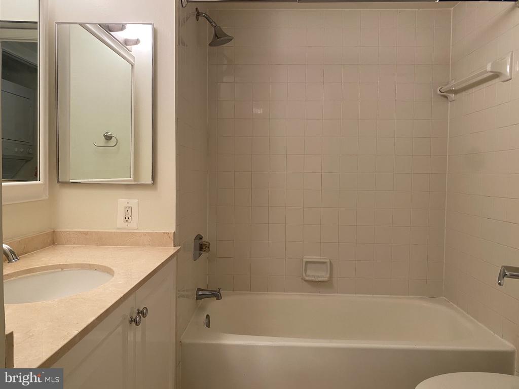 10101 GROSVENOR PLACE 1107