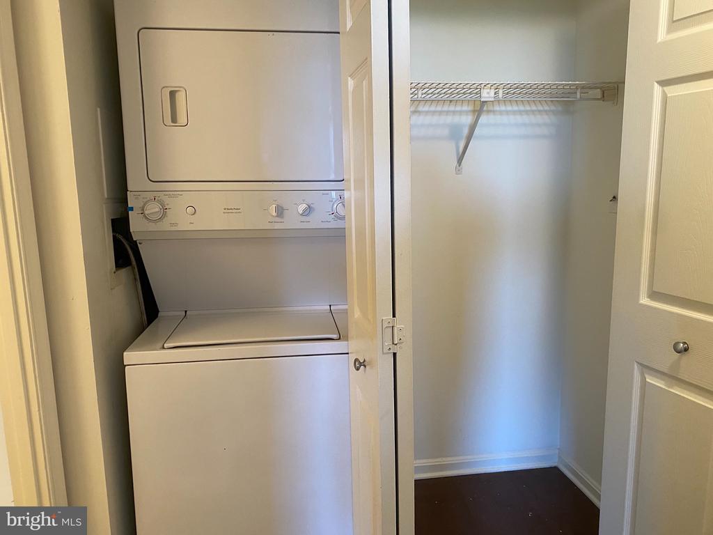 10101 GROSVENOR PLACE 1107