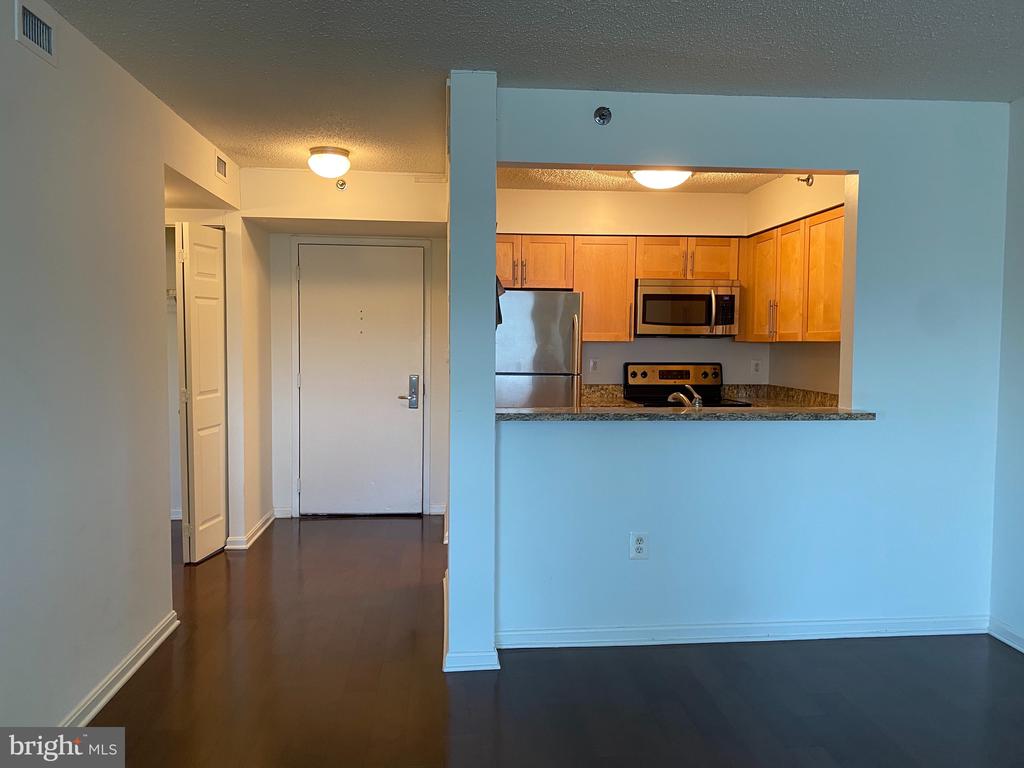 10101 GROSVENOR PLACE 1107