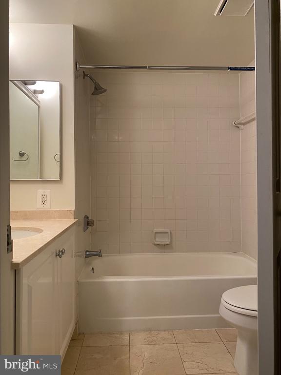 10101 GROSVENOR PLACE 1107