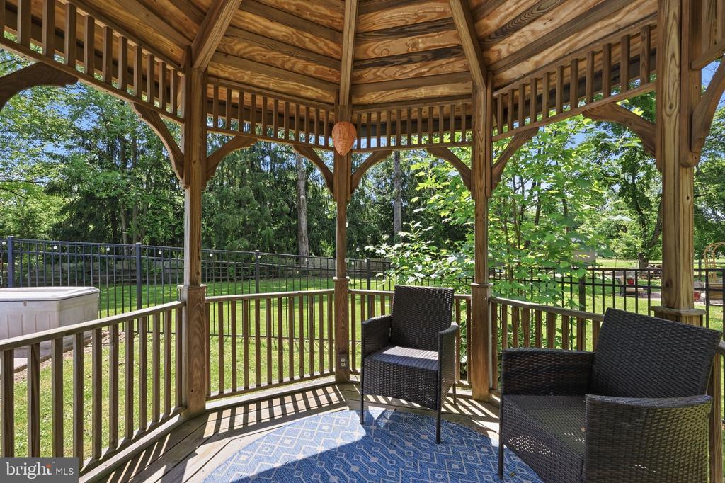 4687 WOODFIELD CIRCLE