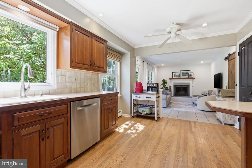4687 WOODFIELD CIRCLE