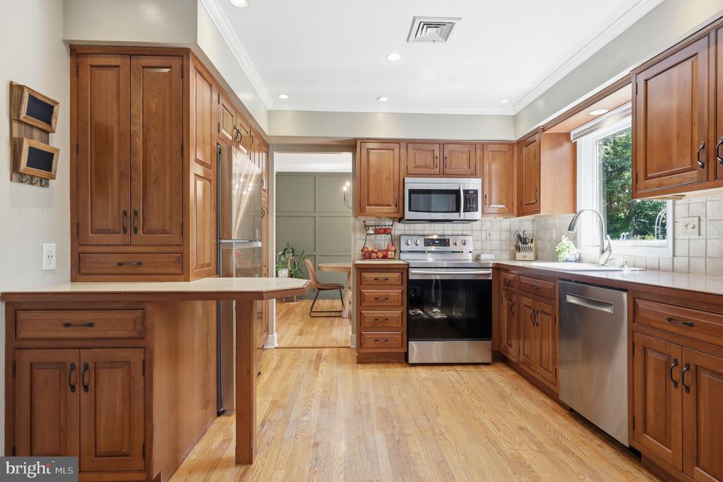 4687 WOODFIELD CIRCLE