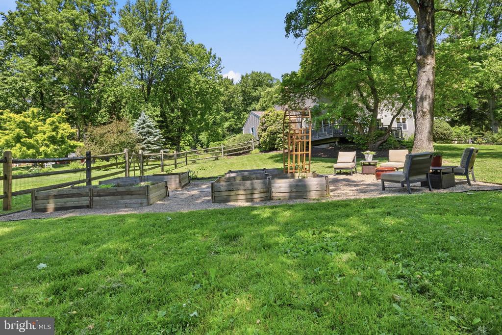 4687 WOODFIELD CIRCLE