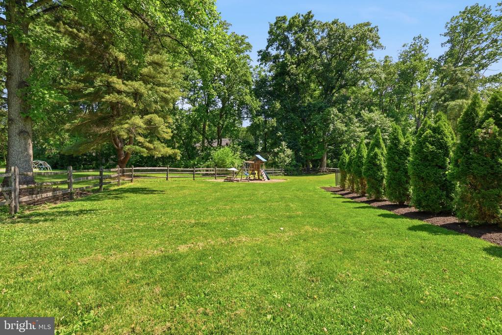 4687 WOODFIELD CIRCLE
