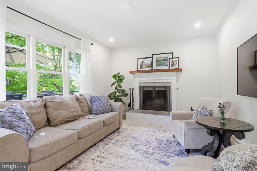 4687 WOODFIELD CIRCLE