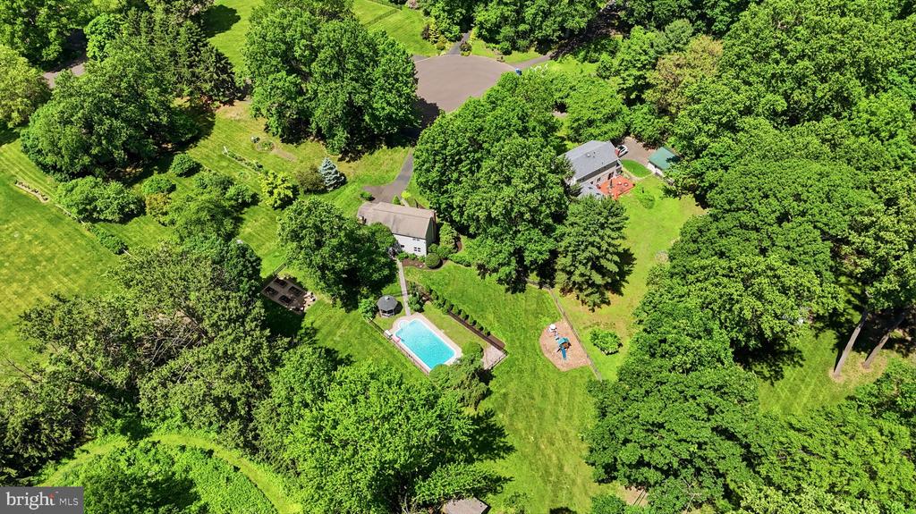 4687 WOODFIELD CIRCLE