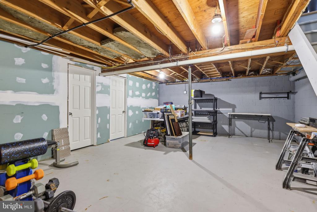 4687 WOODFIELD CIRCLE