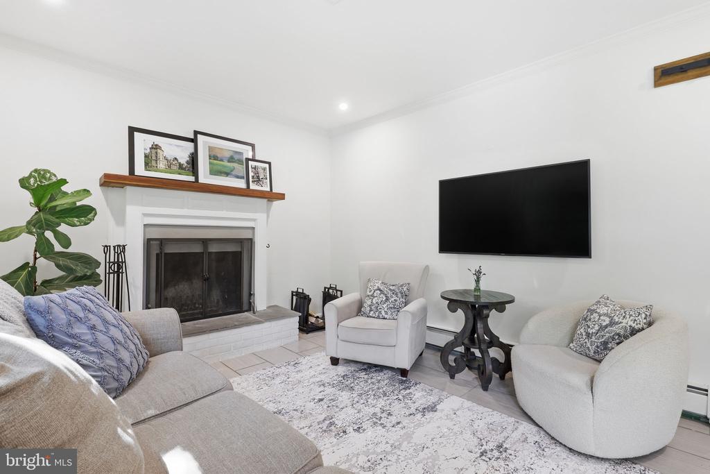 4687 WOODFIELD CIRCLE