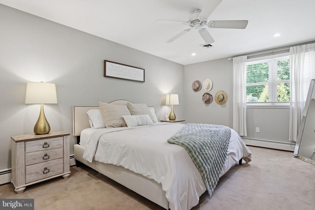 4687 WOODFIELD CIRCLE