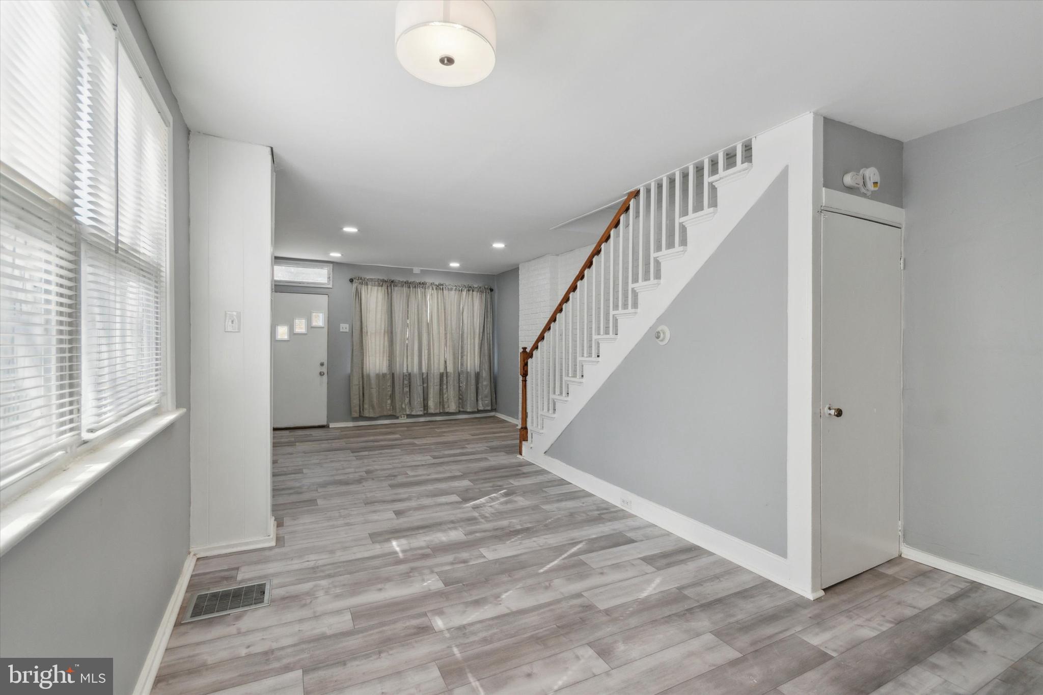 619 W 5TH STREET