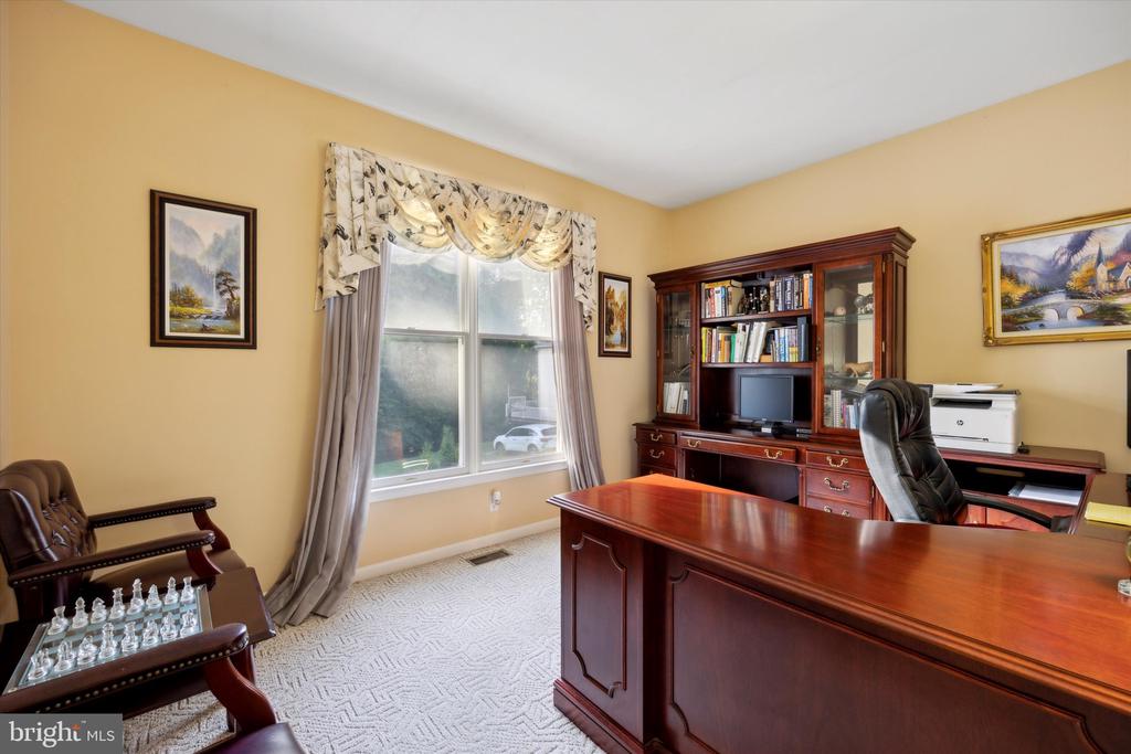 1 ROSE TREE DRIVE