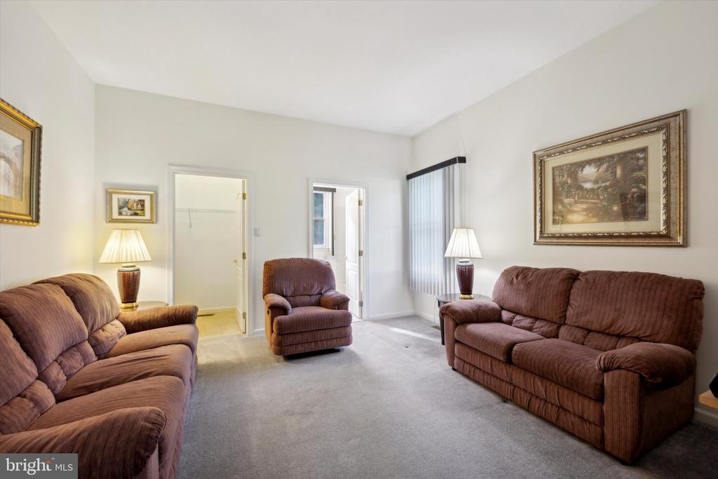 1 ROSE TREE DRIVE