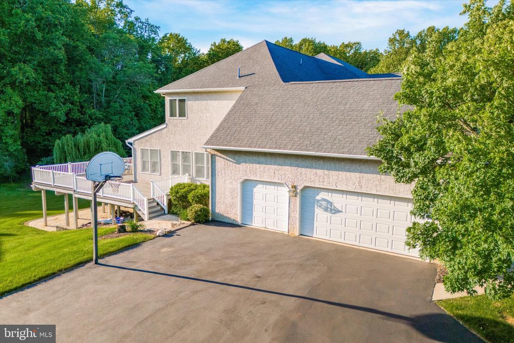 1 ROSE TREE DRIVE
