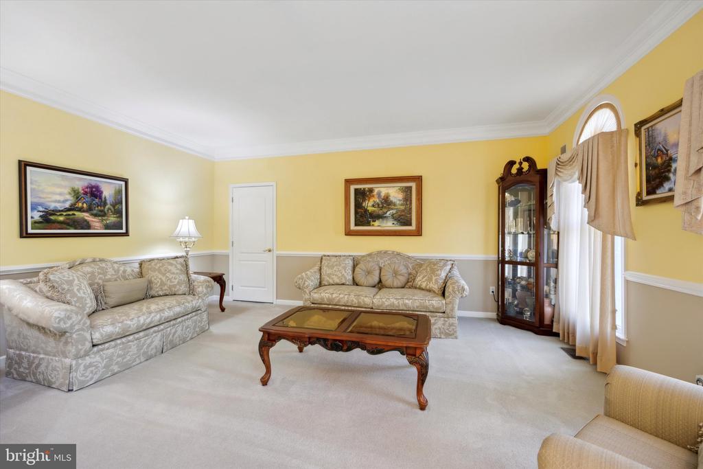 1 ROSE TREE DRIVE