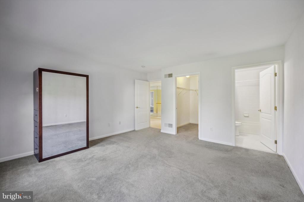1 ROSE TREE DRIVE
