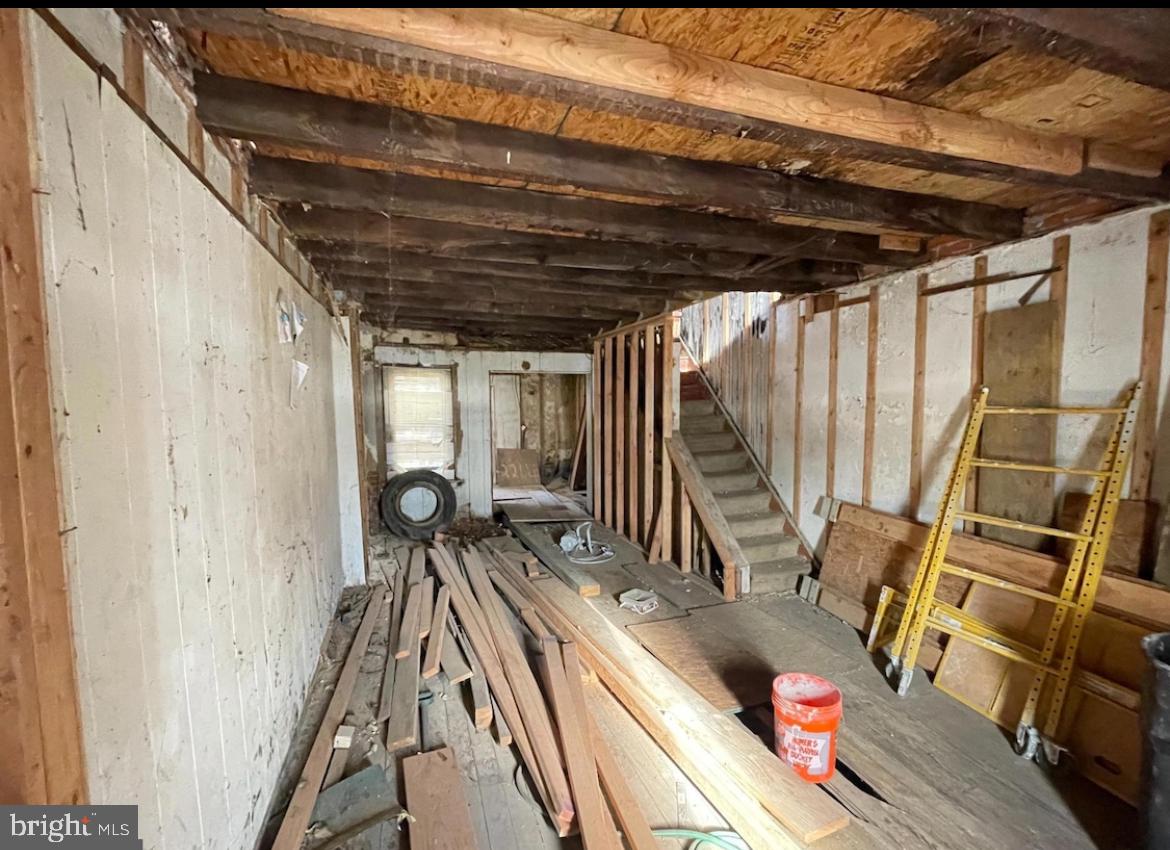 2024 W 2ND STREET