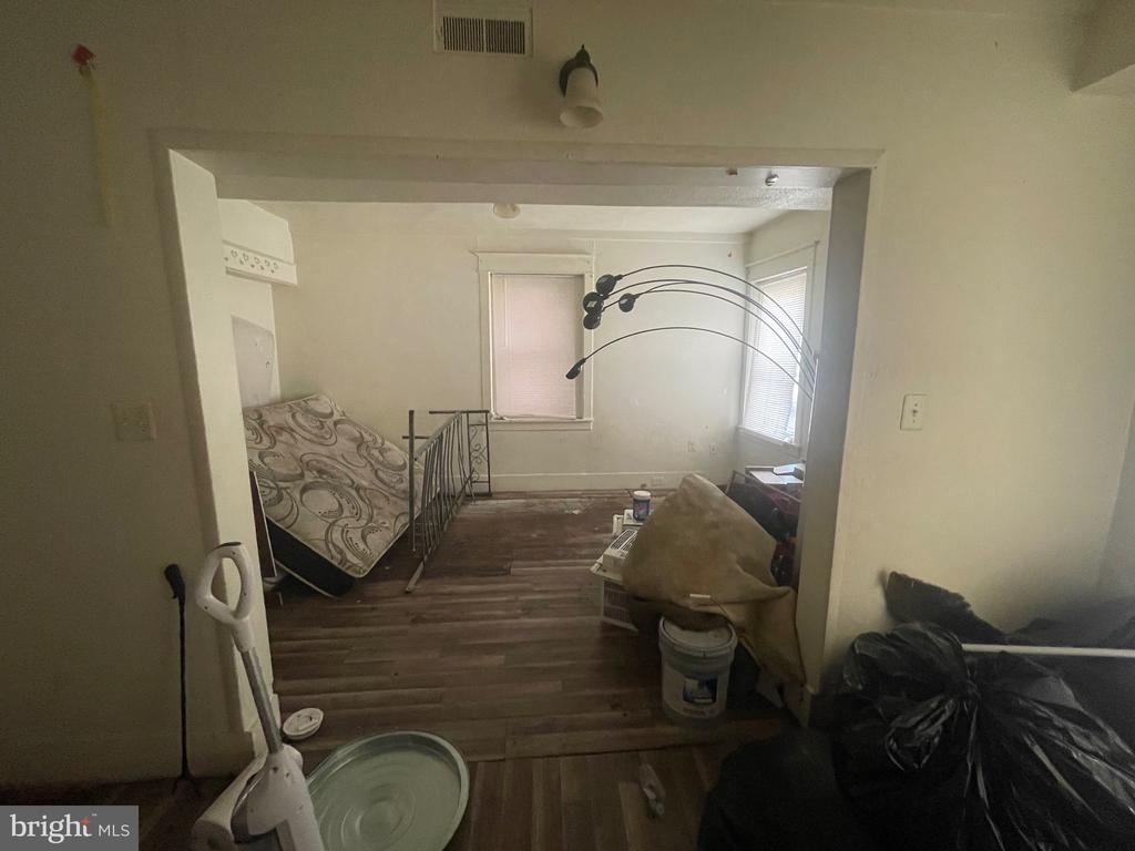 221 W 9TH STREET