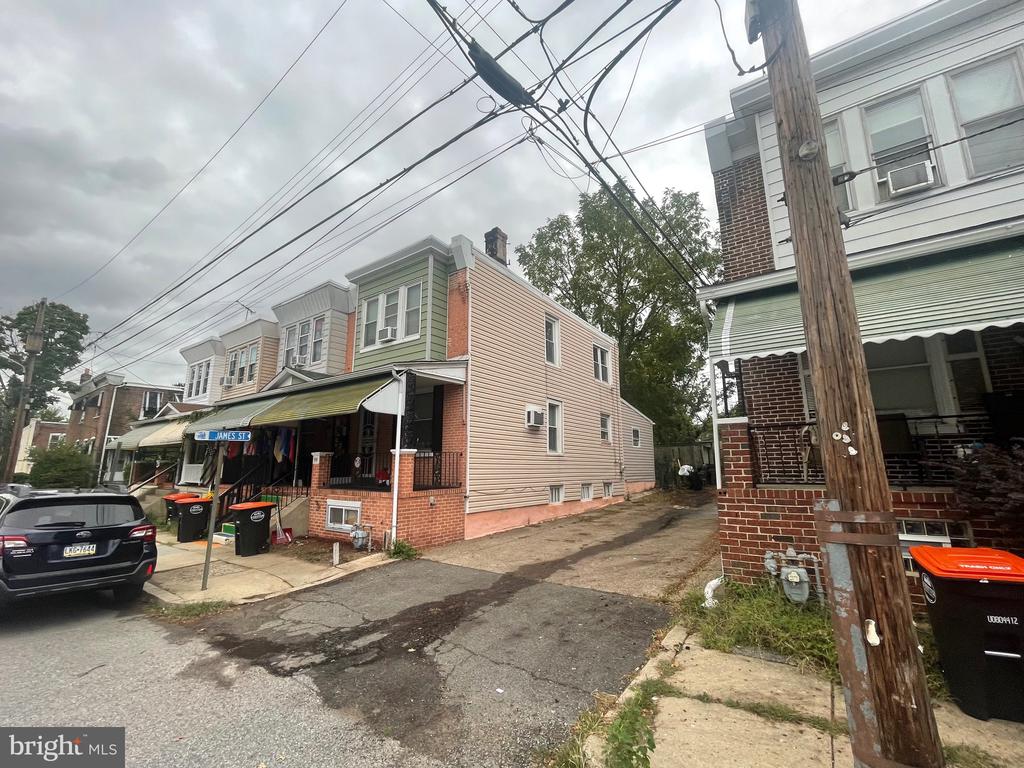 717 PENNELL STREET