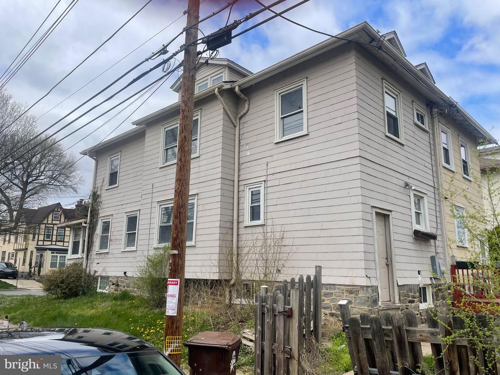 82 E ESSEX AVENUE