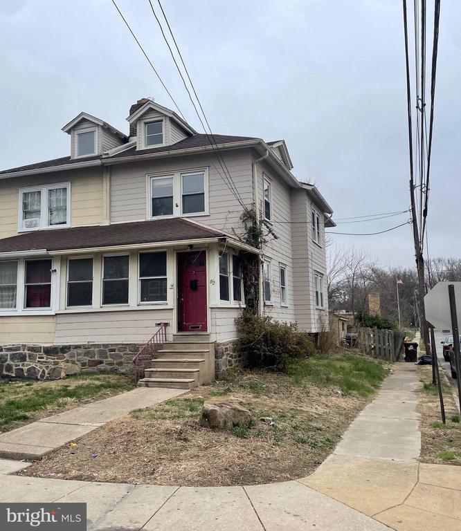 82 E ESSEX AVENUE