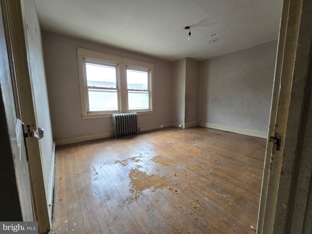 82 E ESSEX AVENUE
