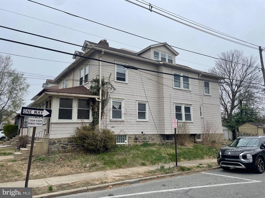 82 E ESSEX AVENUE
