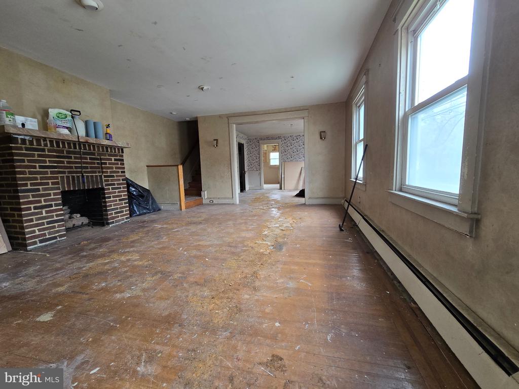 82 E ESSEX AVENUE