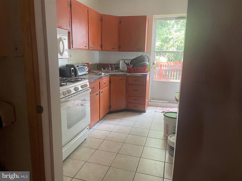 224 BARTLETT AVENUE