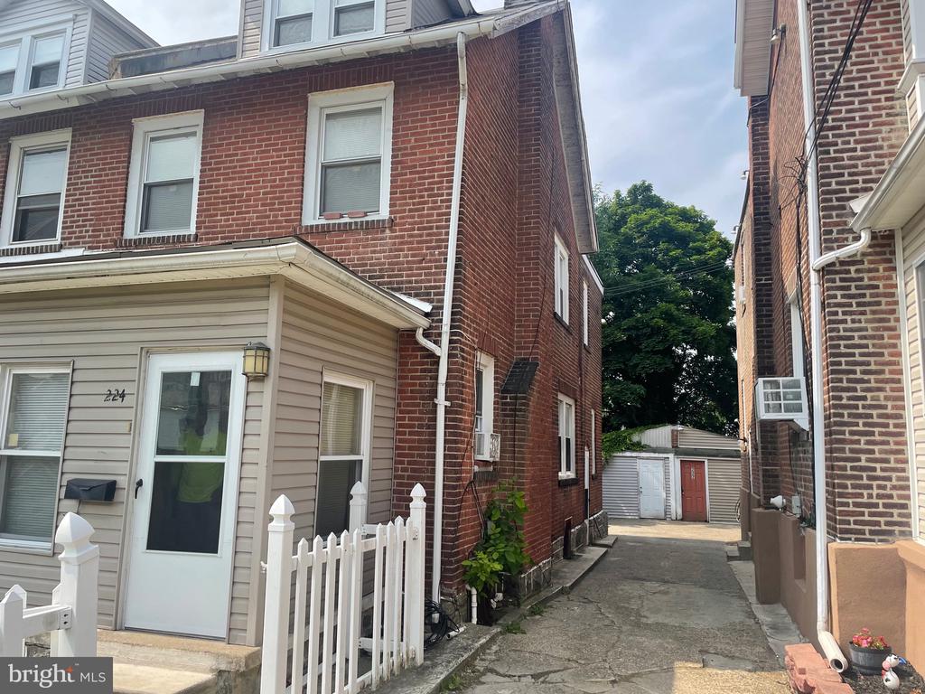 224 BARTLETT AVENUE