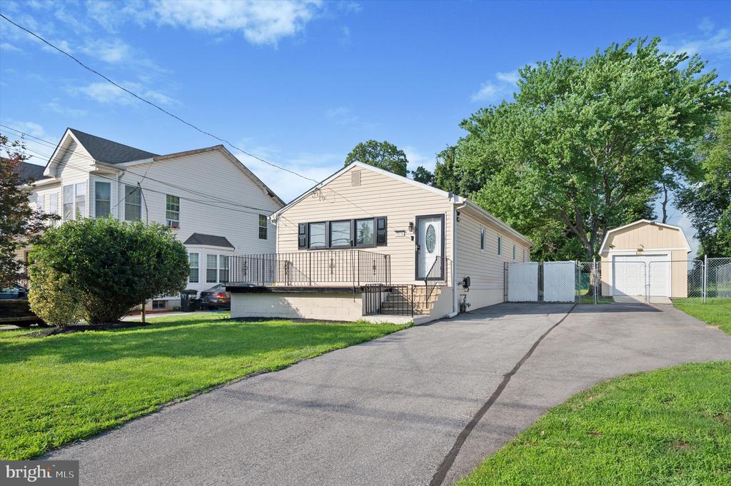 735 W COOKE AVENUE