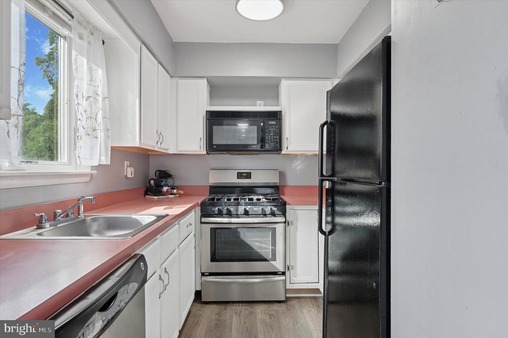 735 W COOKE AVENUE