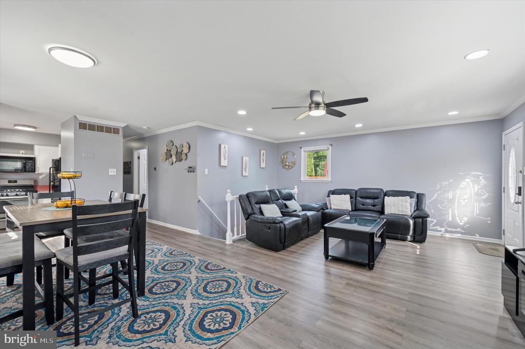 735 W COOKE AVENUE