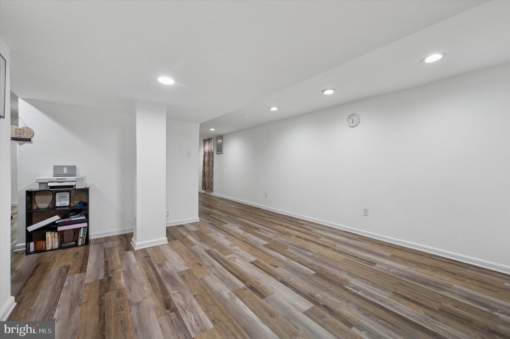 735 W COOKE AVENUE