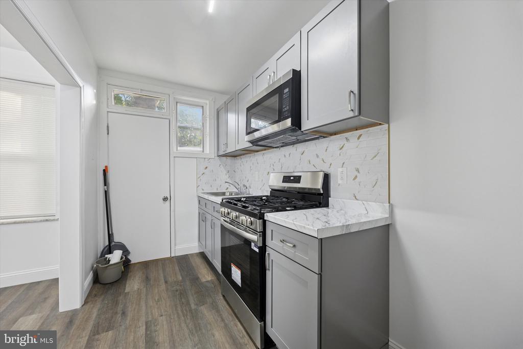 2515 S 68TH STREET