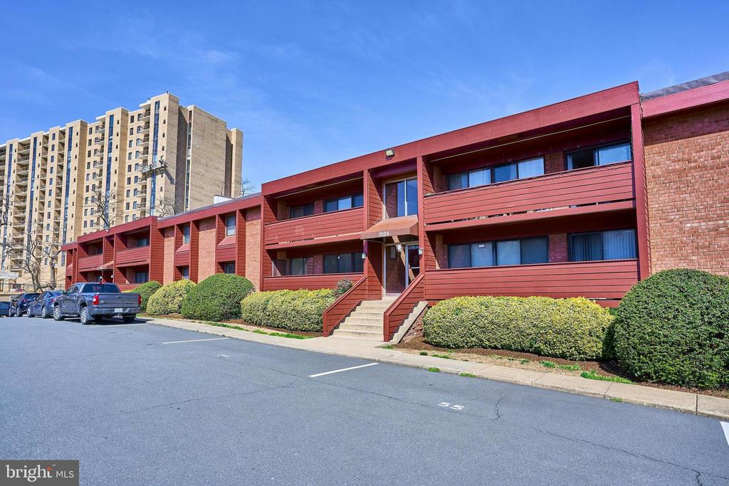 1504 S GEORGE MASON DRIVE 10