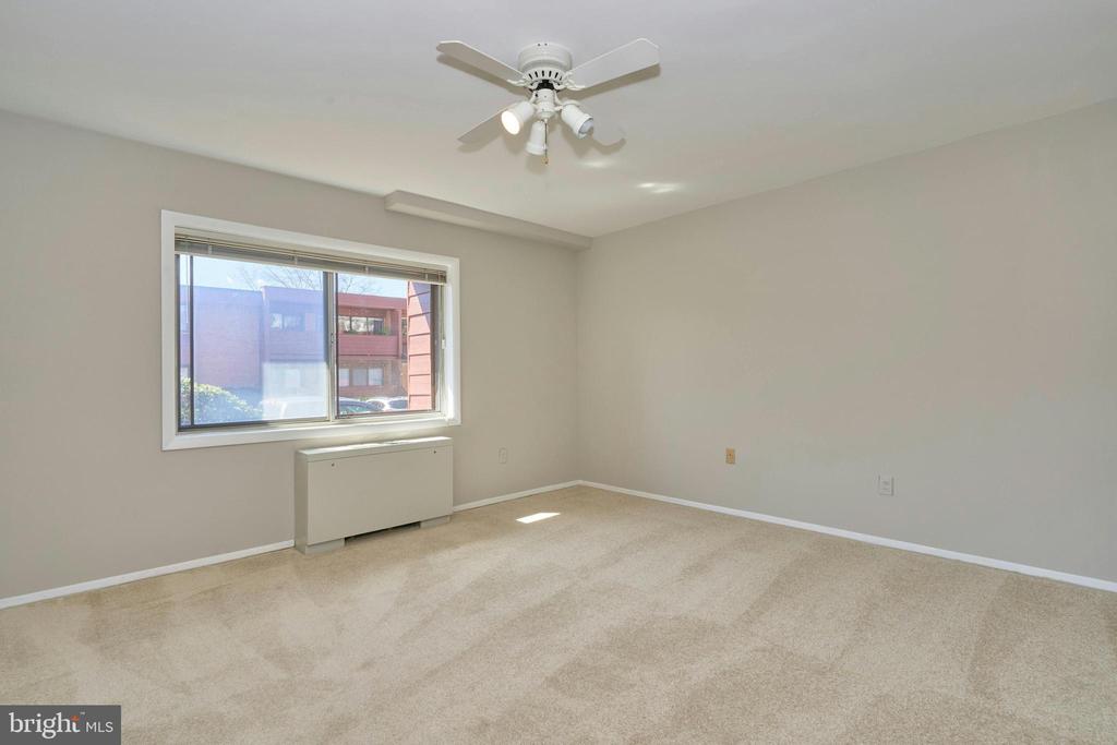 1504 S GEORGE MASON DRIVE 10