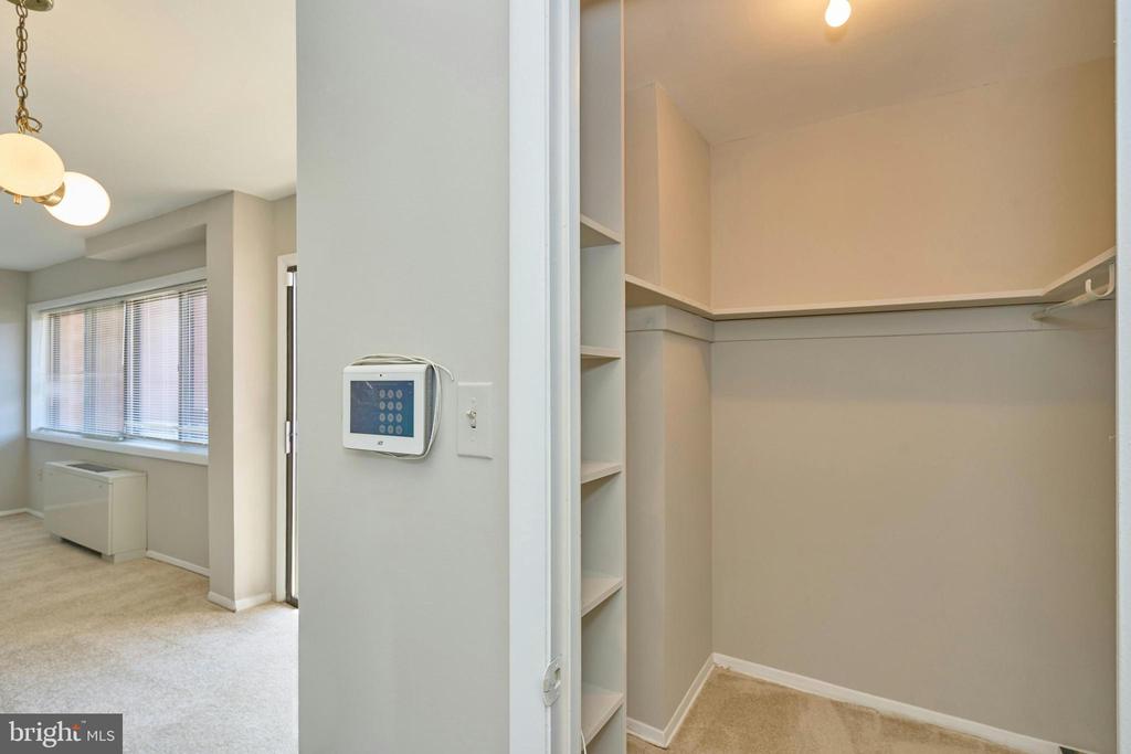 1504 S GEORGE MASON DRIVE 10