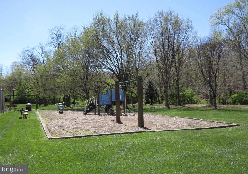 1504 S GEORGE MASON DRIVE 10